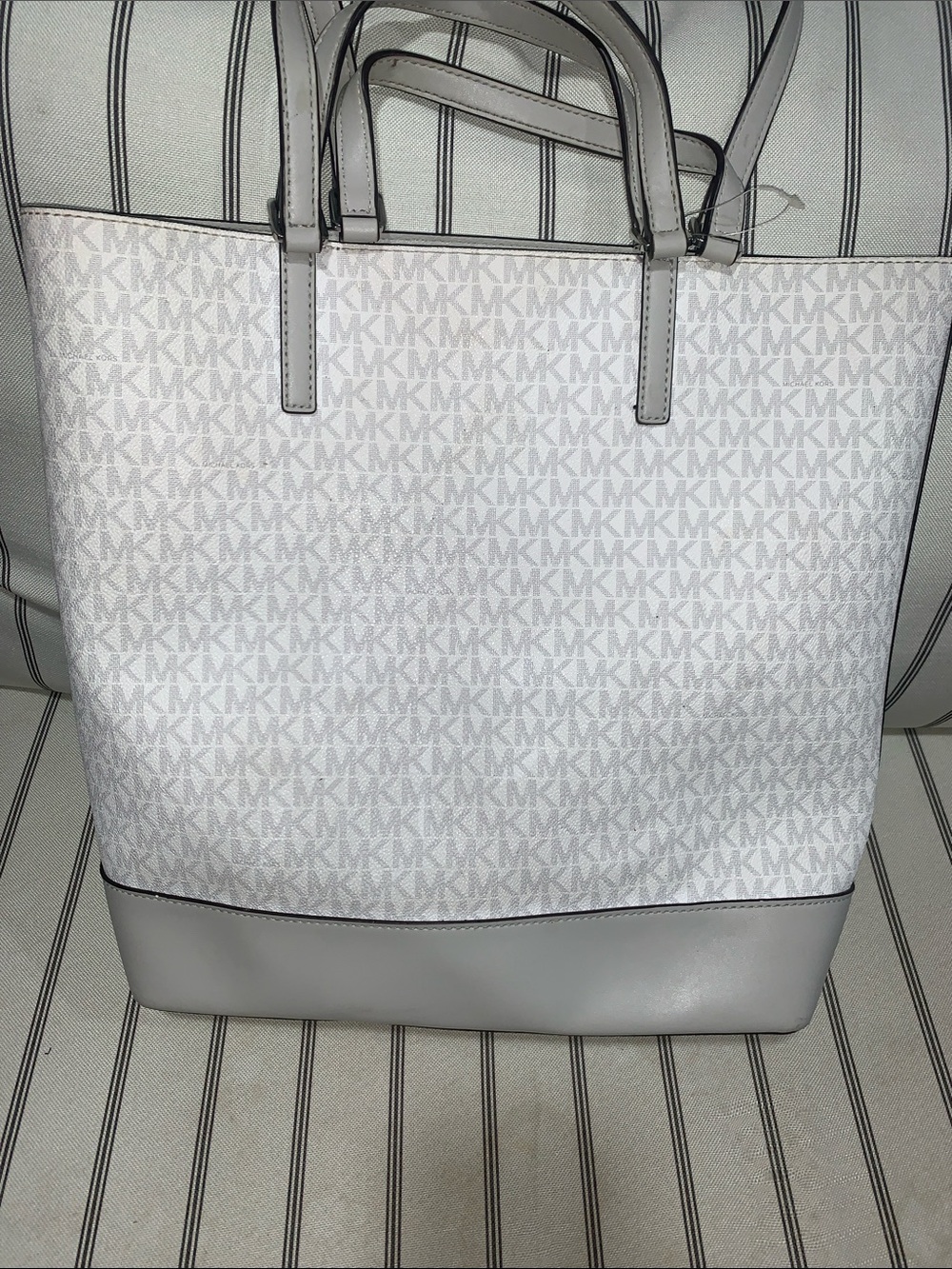 Michael Kors White and Light Gray MK Signature Tote - Picture 6 of 8